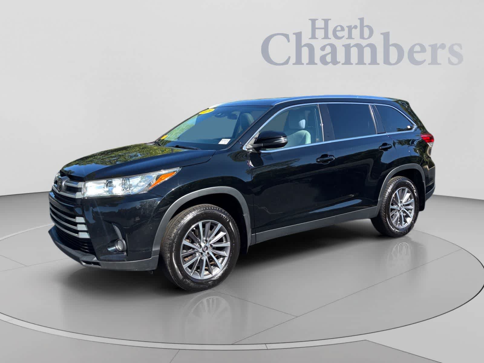 Used 2019 Toyota Highlander XLE AWD/4WD image 4