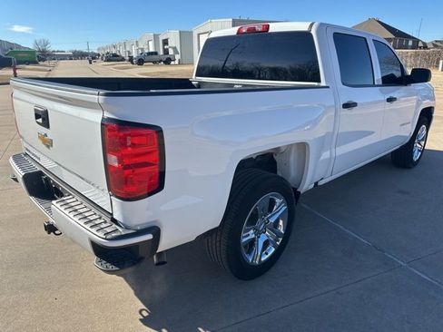 Used 2018 Chevrolet Silverado 1500 Custom w/ Custom Convenience Package image 5