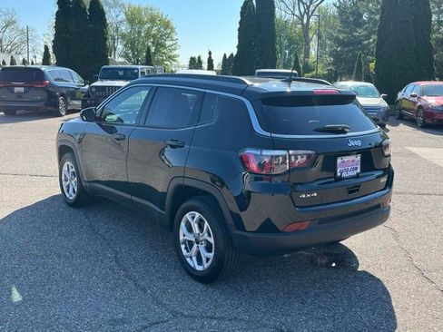 Used 2025 Jeep Compass Latitude AWD/4WD image 3
