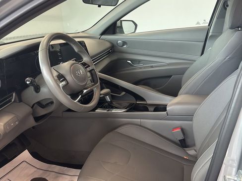 Used 2022 Hyundai Elantra SEL w/ Convenience Package image 5