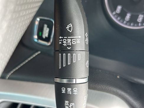 Used 2023 GMC Acadia SLE w/ Driver Convenience Package image 31