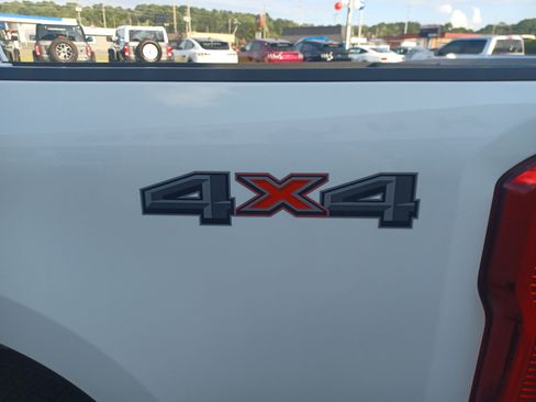 Used 2025 Ford F250 XL w/ XL Chrome Package image 10