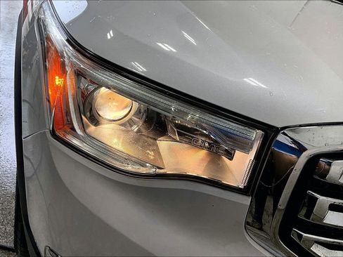 Used 2019 GMC Acadia SLT AWD/4WD image 33