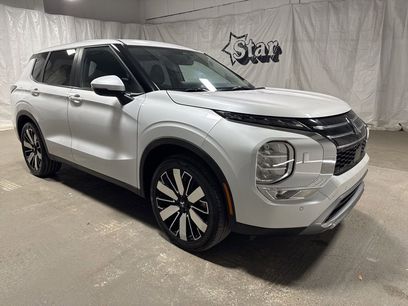 Used 2025 Mitsubishi Outlander SE