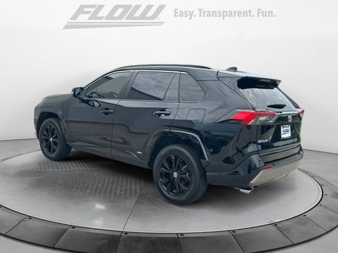 Used 2022 Toyota RAV4 SE AWD/4WD image 6
