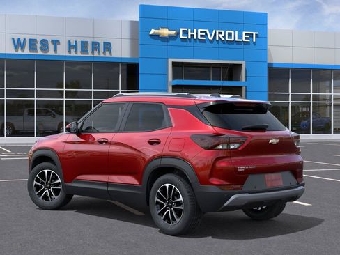 Used 2026 Chevrolet TrailBlazer LT w/ LT Cold Weather Package AWD/4WD image 3