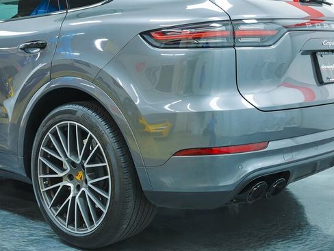 Used 2020 Porsche Cayenne Turbo AWD/4WD image 22