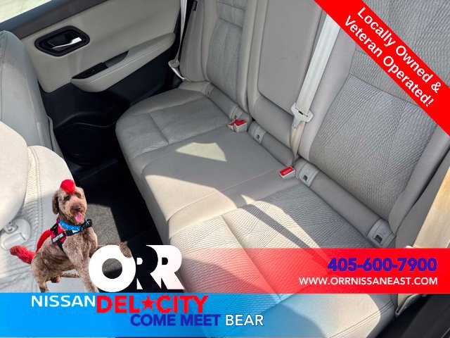 Used 2025 Nissan Rogue SV FWD image 11