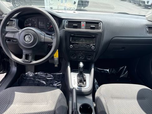 Used 2013 Volkswagen Jetta S FWD image 12