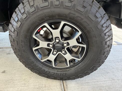 Used 2018 Jeep Wrangler Unlimited Rubicon image 29