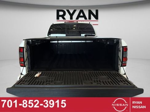 Certified 2022 Nissan Frontier SV AWD/4WD image 38