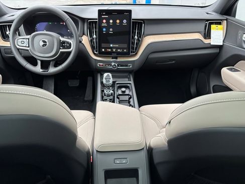 New 2026 Volvo XC60 B5 Plus w/ Climate Package image 10
