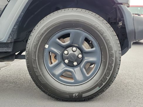 Used 2020 Jeep Wrangler Sport image 5