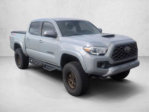 Used 2021 Toyota Tacoma TRD Sport w/ Technology Package image 3