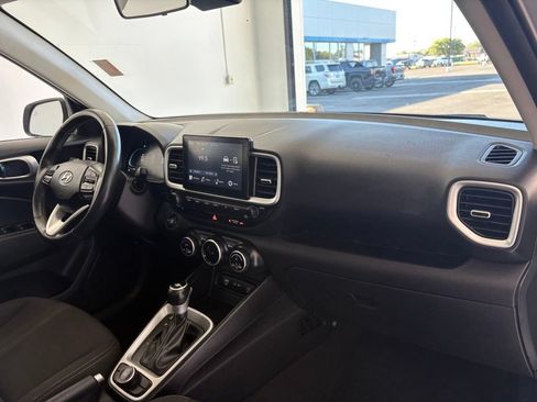 Used 2024 Hyundai Venue SEL FWD image 39