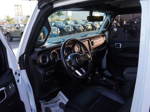 Used 2022 Jeep Wrangler Unlimited Sahara image 19