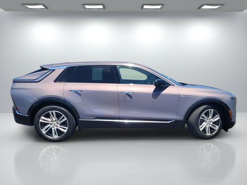 Certified 2024 Cadillac Lyriq Tech AWD/4WD image 3