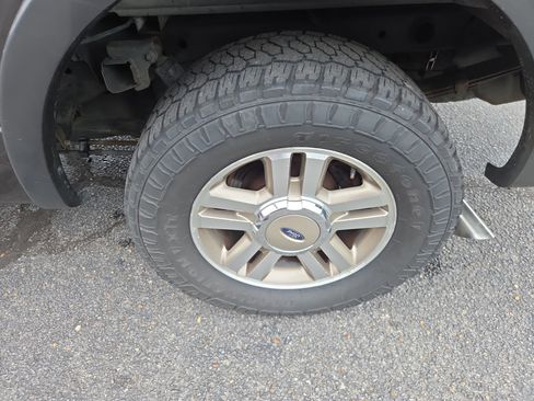 Used 2005 Ford F150 XLT image 12