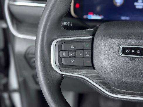 Used 2023 Jeep Wagoneer L Series II image 20