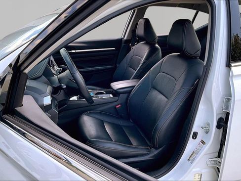 Used 2023 Nissan Altima 2.5 SL AWD/4WD image 18