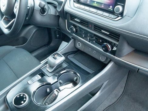 Used 2023 Nissan Rogue S image 40