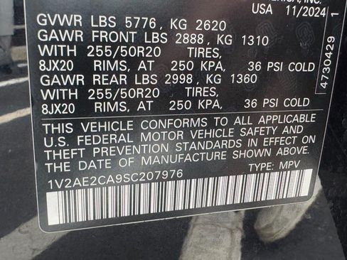 Used 2025 Volkswagen Atlas Cross Sport SEL R-Line AWD/4WD image 28