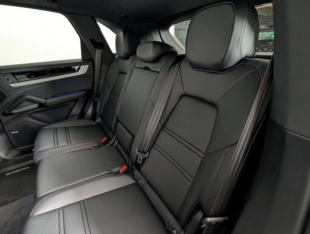 New 2026 Porsche Cayenne AWD/4WD image 23