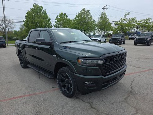New 2026 RAM 1500 4x4 Crew Cab image 3