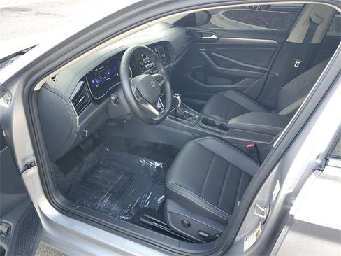 Certified 2024 Volkswagen Jetta SE image 16