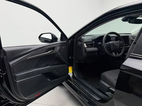 Used 2025 Toyota Camry LE FWD image 14