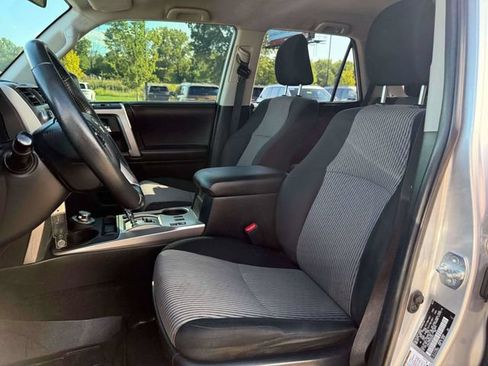 Used 2016 Toyota 4Runner SR5 AWD/4WD image 15