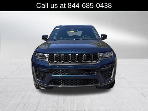 New 2027 Jeep Grand Cherokee Limited AWD/4WD image 2