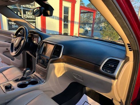Used 2017 Jeep Grand Cherokee Limited w/ Luxury Group II image 20