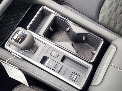 New 2025 Nissan Pathfinder SV w/ Black Appearance Package image 14