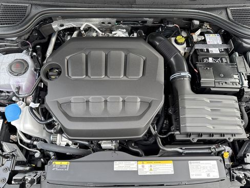 Used 2026 Volkswagen Golf SE FWD image 19