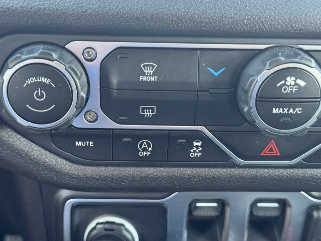 Certified 2025 Jeep Wrangler Sport AWD/4WD image 32