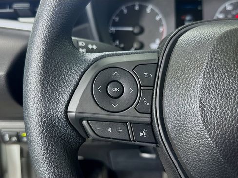 Used 2025 Toyota Corolla LE image 22