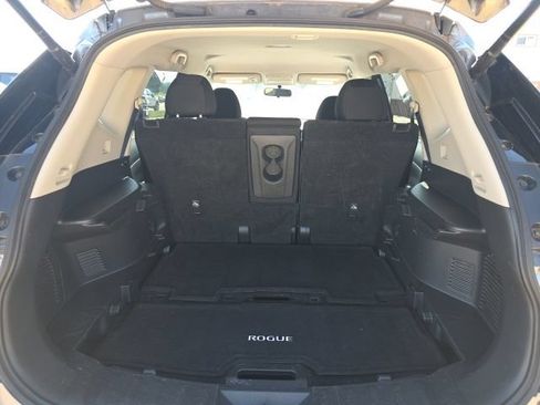 Used 2018 Nissan Rogue SV AWD/4WD image 10