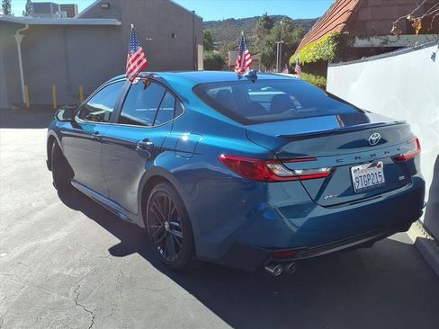 Certified 2025 Toyota Camry Hybrid image 6