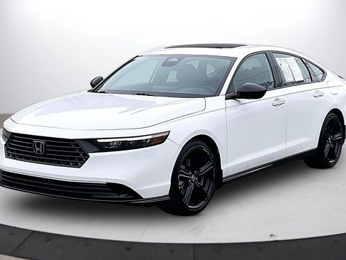 Used 2023 Honda Accord Sport image 4