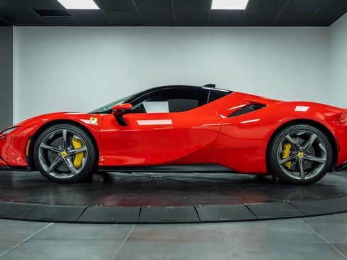 Used 2021 Ferrari SF90 Stradale image 38