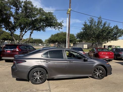 Used 2023 Toyota Camry LE w/ Convenience Package FWD image 4