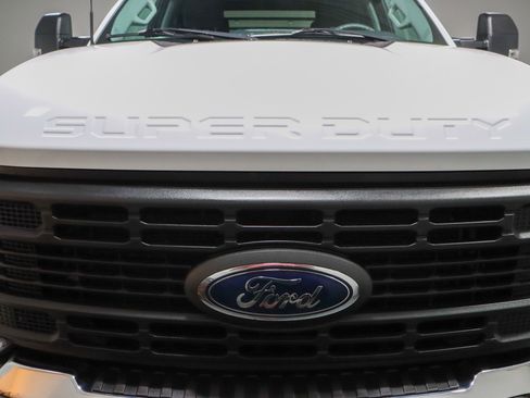 Used 2023 Ford F350 XL w/ XL Driver Assist Package AWD/4WD image 5