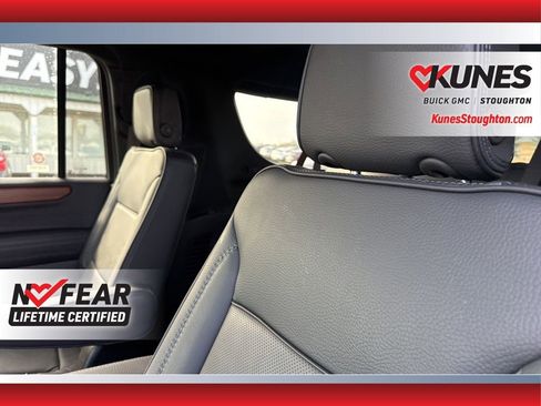 Used 2025 GMC Yukon XL Denali AWD/4WD image 37