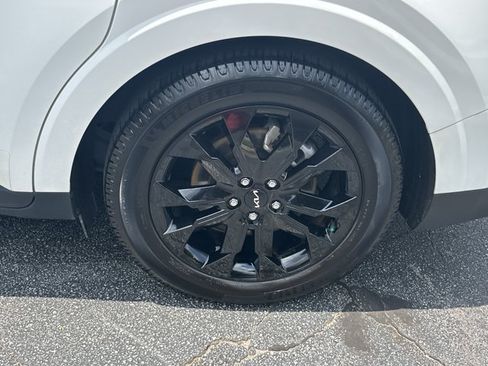 Certified 2023 Kia Carnival SX Prestige FWD image 25