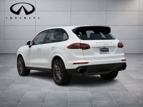 Used 2017 Porsche Cayenne AWD/4WD image 5