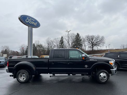 Used 2011 Ford F350 Lariat w/ Lariat Interior Pkg image 4