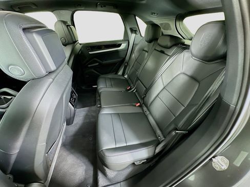 New 2025 Porsche Cayenne image 24