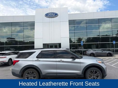 Certified 2022 Ford Explorer XLT w/ Equipment Group 202A RWD image 2