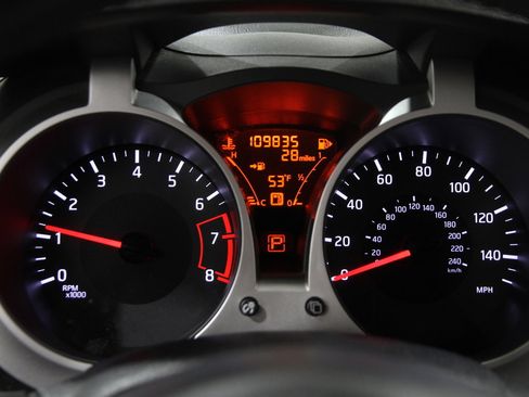 Used 2014 Nissan Juke SV image 8